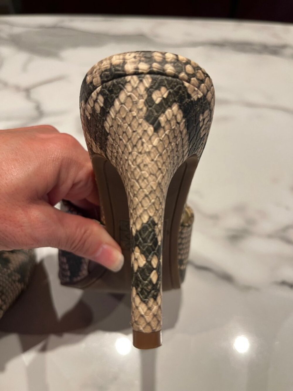 DKNY Fama Snakeskin Slide Sandals/Mules Size 7 - Picture 12 of 16